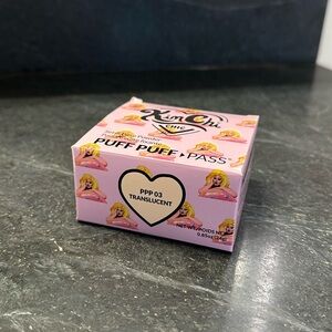 NWT Kim Chi Chic PUFF PUFF PASS set & bake powder 03 translucent .85oz